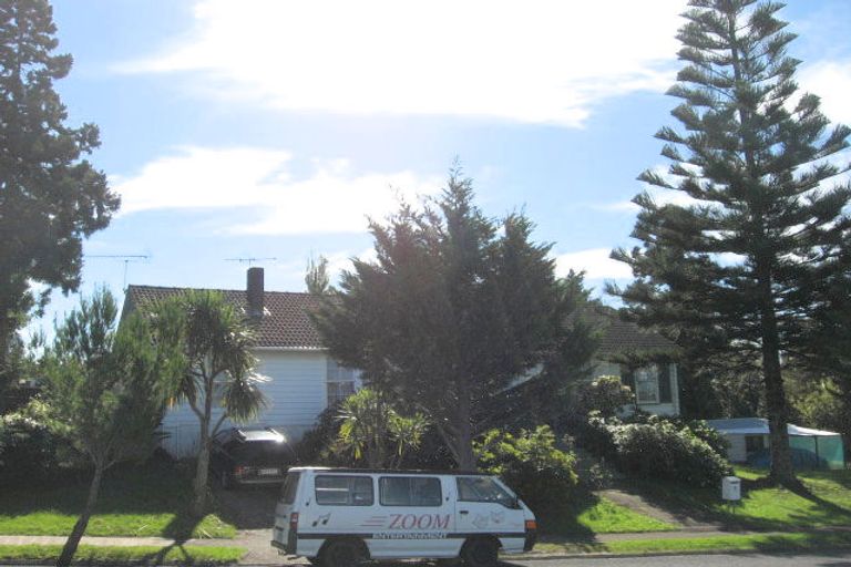 Photo of property in 8 La Trobe Street, Pakuranga Heights, Auckland, 2010
