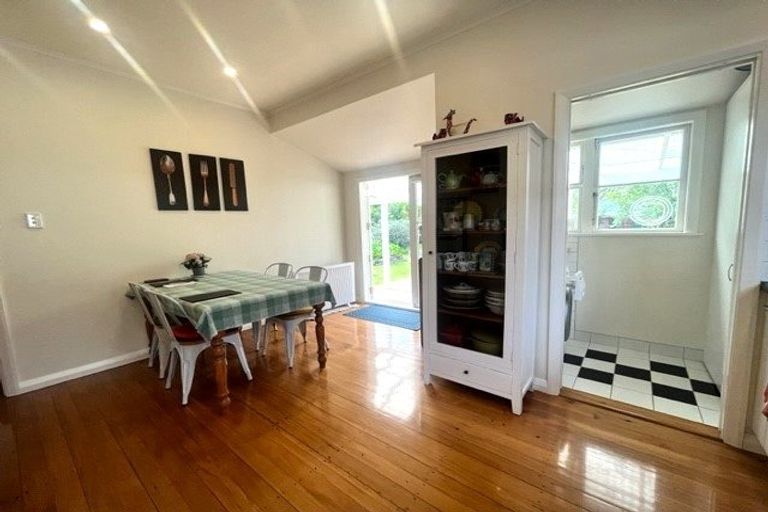 Photo of property in 10 Melvill Grove, Waterloo, Lower Hutt, 5011