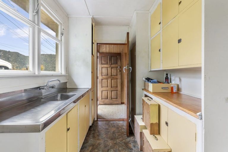 Photo of property in 19 Tui Terrace, Waipori Falls, Outram, 9073