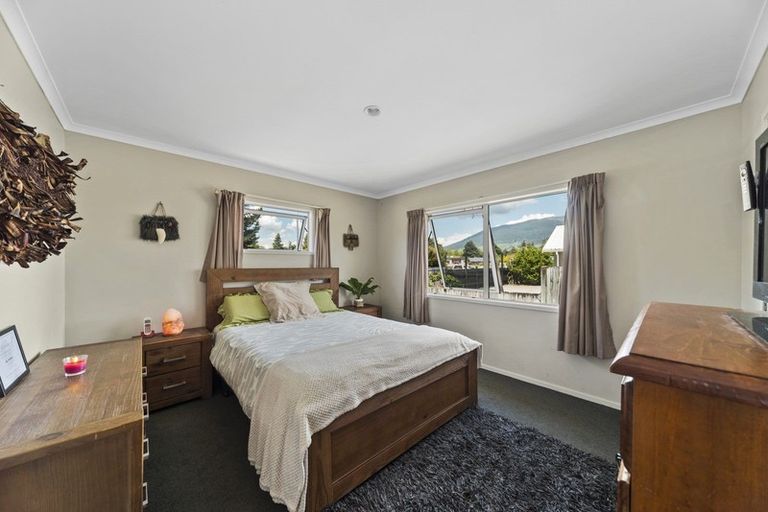 Photo of property in 6 Ngahana Place, Turangi, 3334