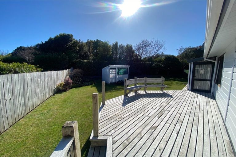 Photo of property in 8 Tiverton Crescent, Whalers Gate, New Plymouth, 4310