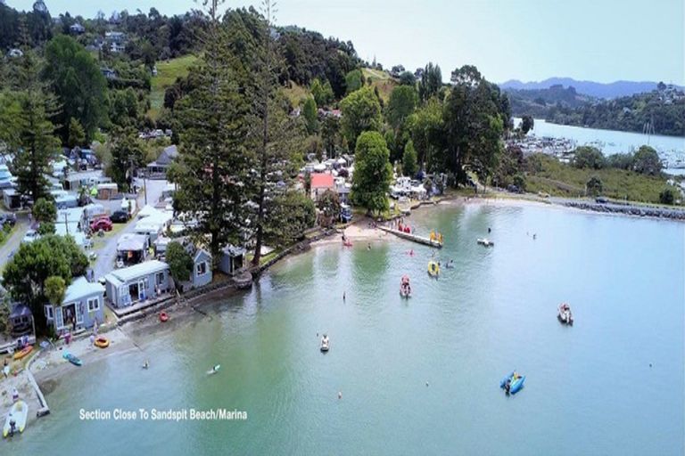 Photo of property in 40 Brick Bay Drive, Sandspit, Warkworth, 0982