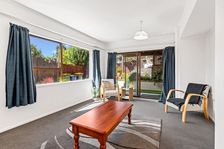 Photo of property in 1/12 Elmira Place, Browns Bay, Auckland, 0630