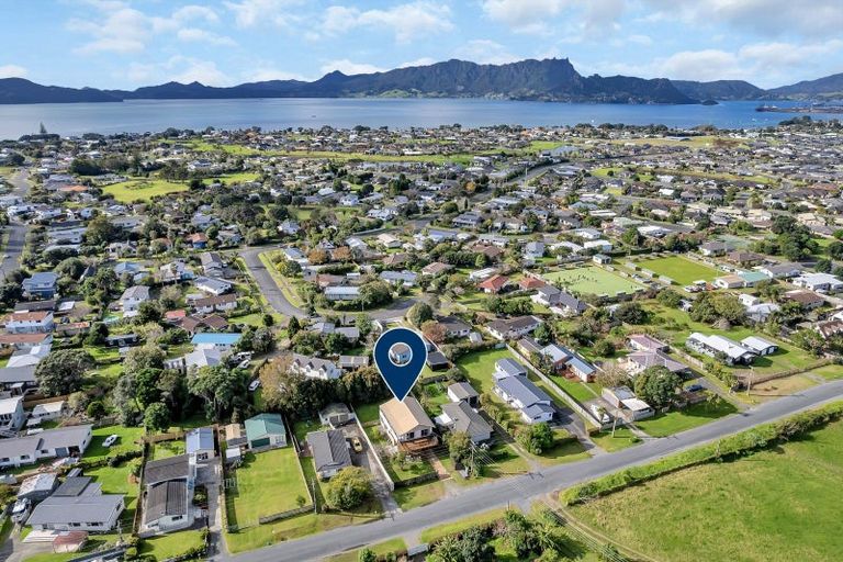 Photo of property in 15 Pyle Road West, One Tree Point, 0118