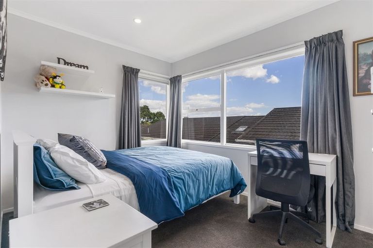 Photo of property in 3 Stansfield Place, Sunnyhills, Auckland, 2010