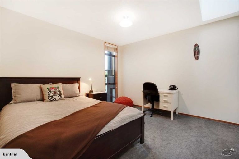 Photo of property in 65 Forrest Hill Road, Milford, Auckland, 0620