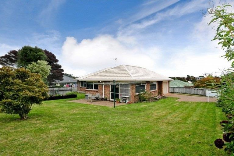 Photo of property in 8 Hollinger Place, Nawton, Hamilton, 3200