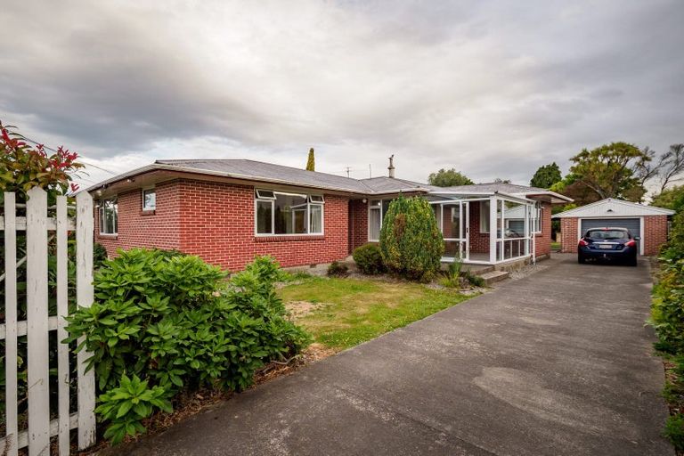 Photo of property in 21 Beatrice Place, Avonhead, Christchurch, 8042