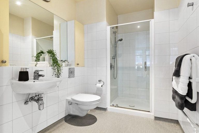 Photo of property in Kelvin House, 7h/16 The Terrace, Wellington Central, Wellington, 6011