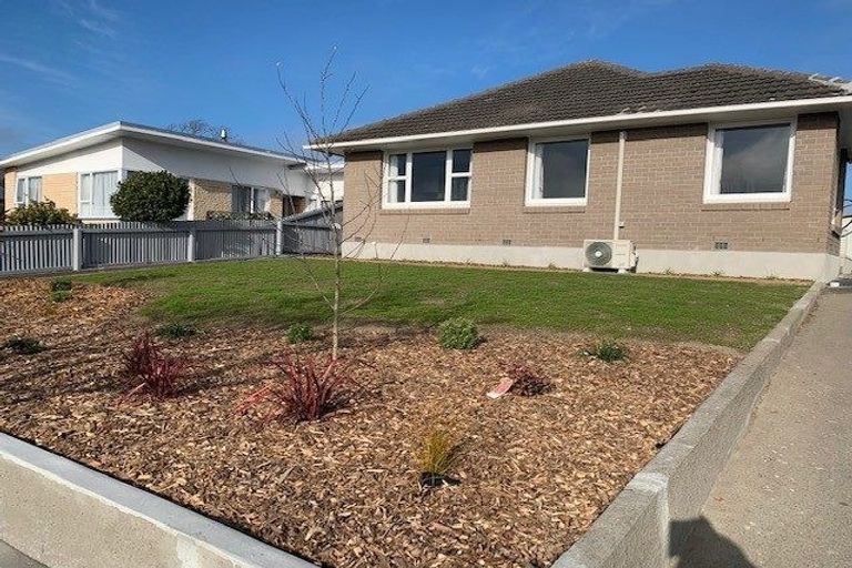 Photo of property in 74 Bickerton Street, Wainoni, Christchurch, 8061