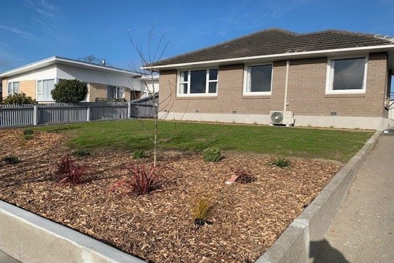 Photo of property in 74 Bickerton Street, Wainoni, Christchurch, 8061