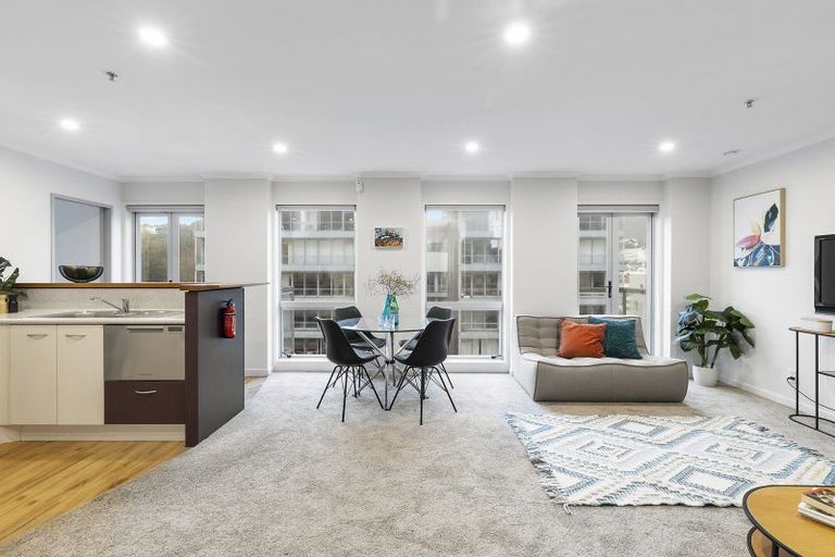 Photo of property in Terrace Heights Apartments, 10a/163 The Terrace, Wellington Central, Wellington, 6011