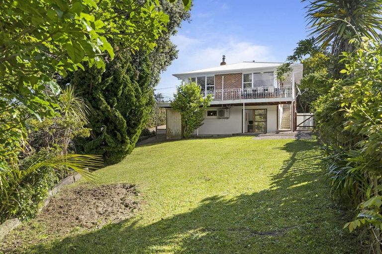 Photo of property in 19 Mcclintock Road, Massey, Auckland, 0614