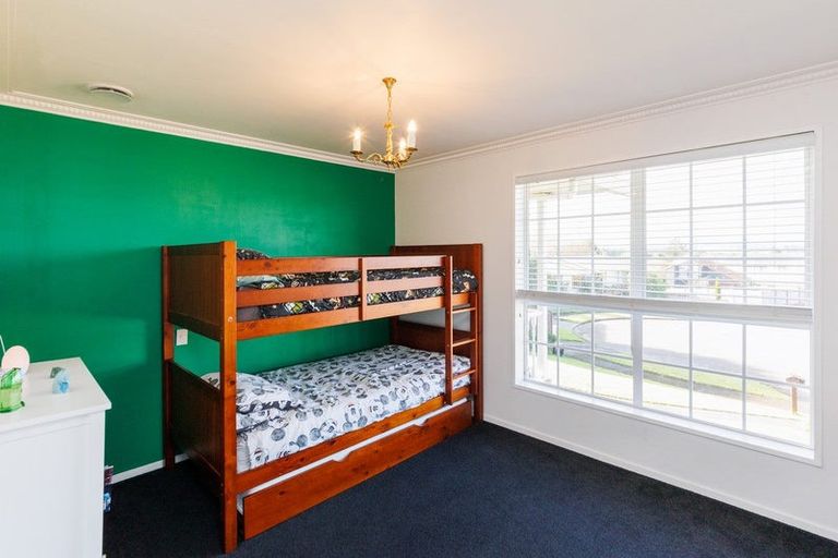 Photo of property in 35 Park View Avenue, Feilding, 4702