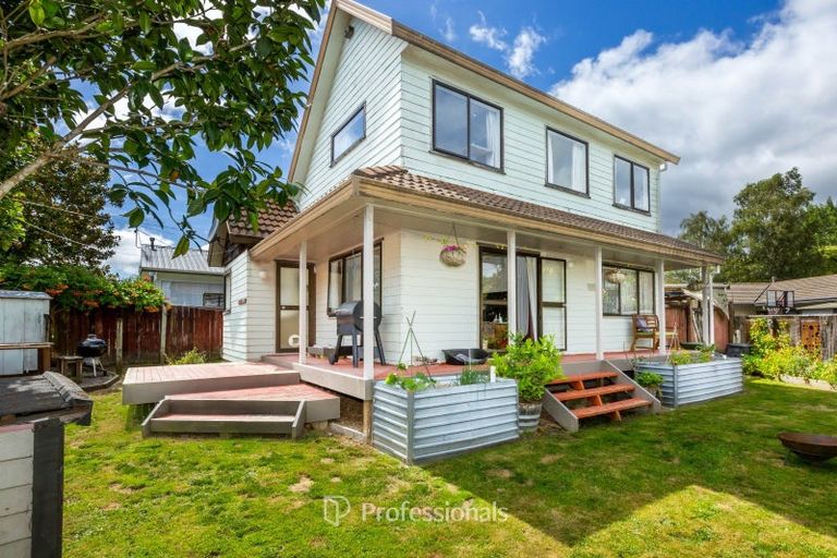 Photo of property in 2/25 Memphis Grove, Totara Park, Upper Hutt, 5018