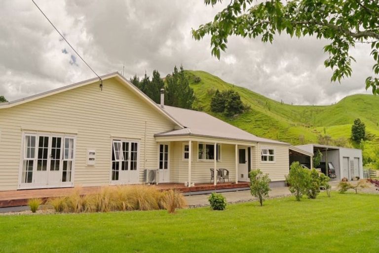 Photo of property in 709 Weber Road, Waitahora, Dannevirke, 4971