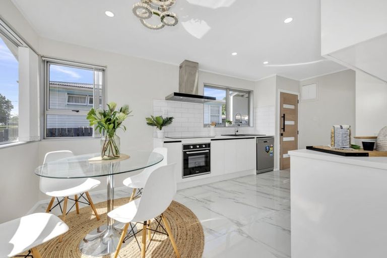 Photo of property in 118 Rowandale Avenue, Manurewa, Auckland, 2102