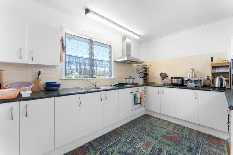 Photo of property in 586 Te Atatu Road, Te Atatu Peninsula, Auckland, 0610
