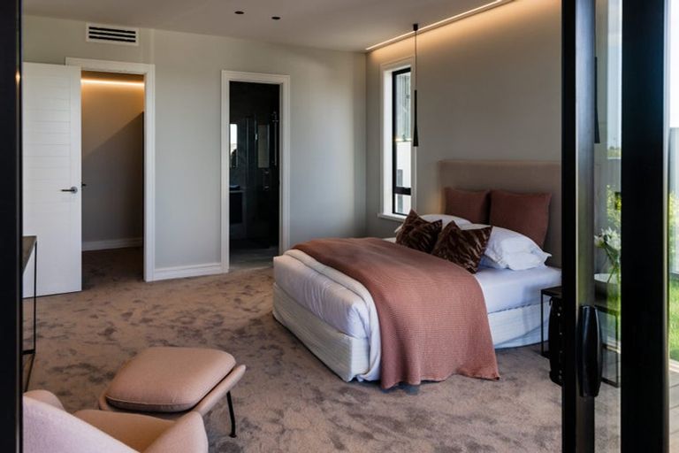 Photo of property in 112 Arran Point Parade, Orewa, 0931