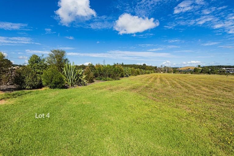 Photo of property in 8 Stonedale Way, Te Kamo, 0185