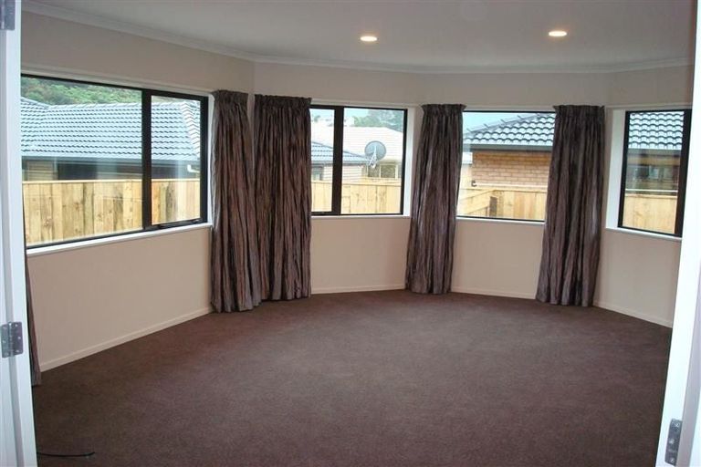 Photo of property in 5 Boleyn Close, Kingsley Heights, Upper Hutt, 5018