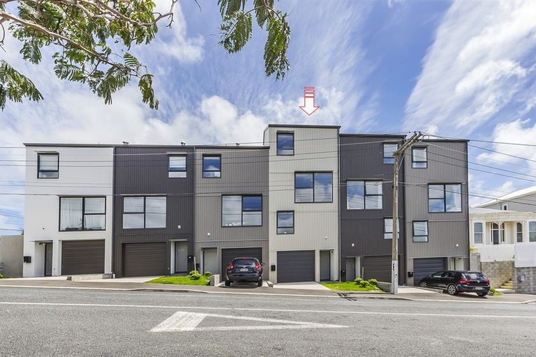 Photo of property in 3/12 Stanley Street, Berhampore, Wellington, 6023