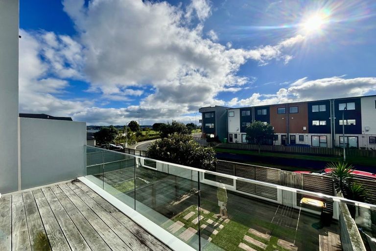 Photo of property in 75 Bordeaux Parade, Te Atatu South, Auckland, 0610