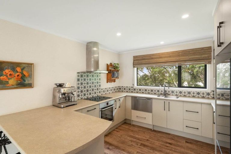 Photo of property in 37 Pohutukawa Drive, Athenree, Katikati, 3177