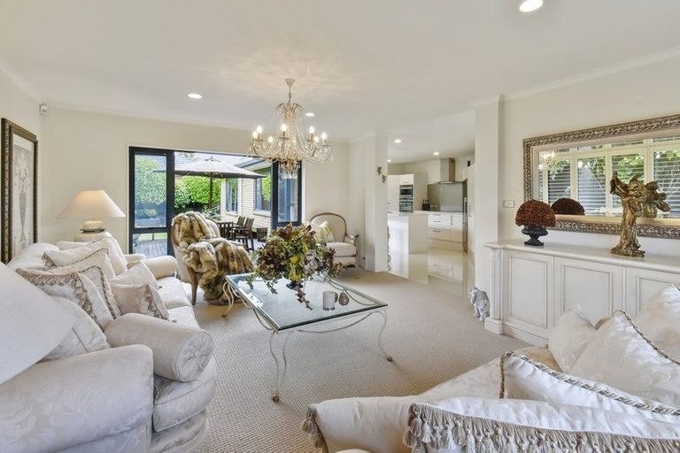 Photo of property in 80 Lothian Brae, Wattle Downs, Auckland, 2103