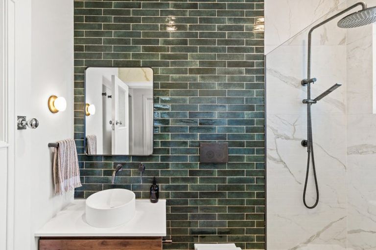 Photo of property in 24 Muritai Crescent, Havelock North, 4130