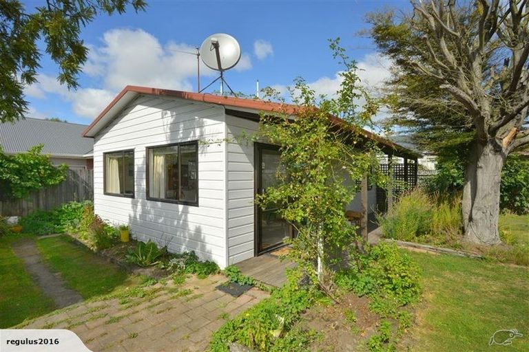 Photo of property in 15 Wittys Road, Avonhead, Christchurch, 8042