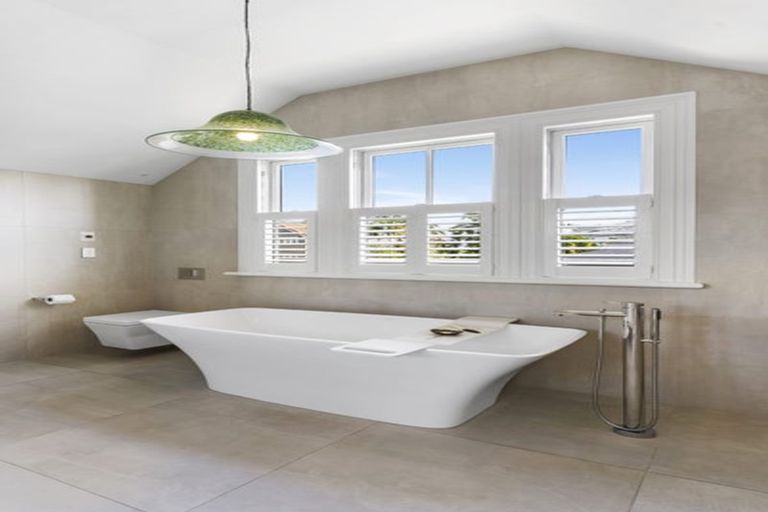 Photo of property in 86 Sarsfield Street, Herne Bay, Auckland, 1011