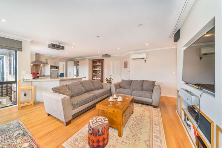 Photo of property in 55 Percy Kinsman Crescent, Riverstone Terraces, Upper Hutt, 5018