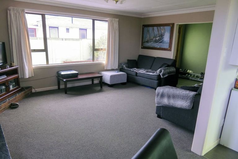 Photo of property in 220 Conyers Street, Strathern, Invercargill, 9812