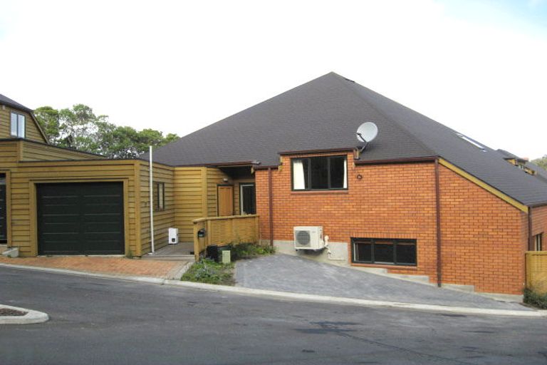 Photo of property in 50 Futuna Close, Karori, Wellington, 6012