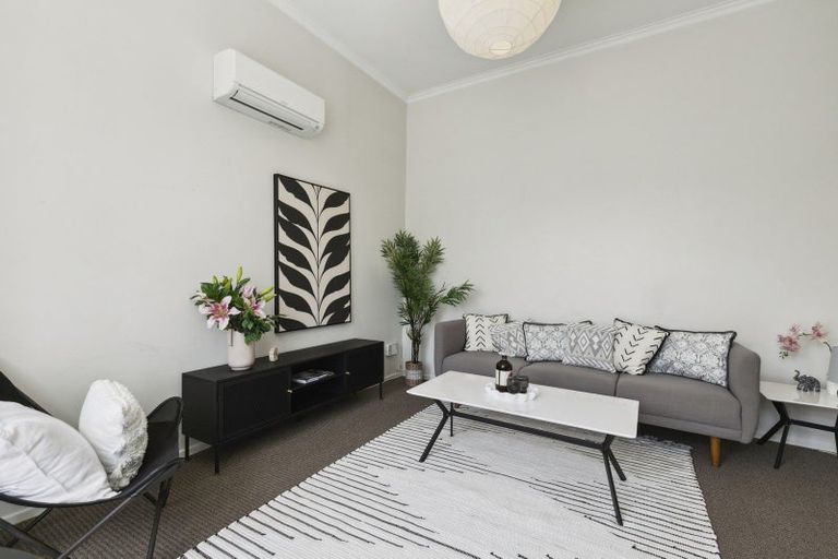 Photo of property in 96 Pirie Street, Mount Victoria, Wellington, 6011