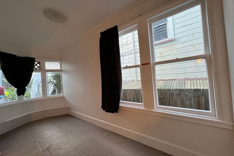 Photo of property in 98 Majoribanks Street, Mount Victoria, Wellington, 6011