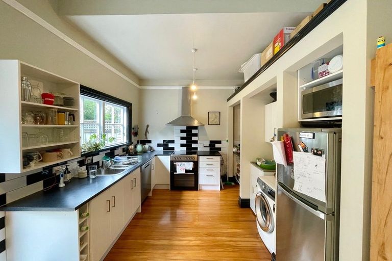 Photo of property in 17 Emerson Street, Berhampore, Wellington, 6023