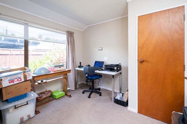 Photo of property in 2 Kotuku Place, Taradale, Napier, 4112