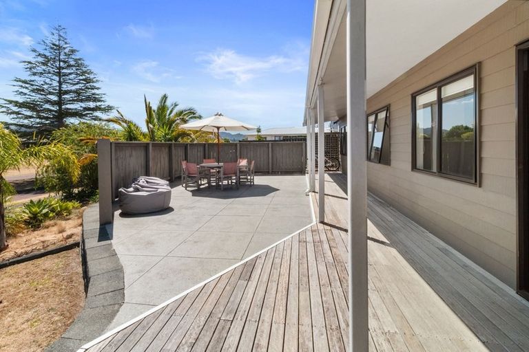 Photo of property in 9 Coronation Row, Pauanui, Hikuai, 3579