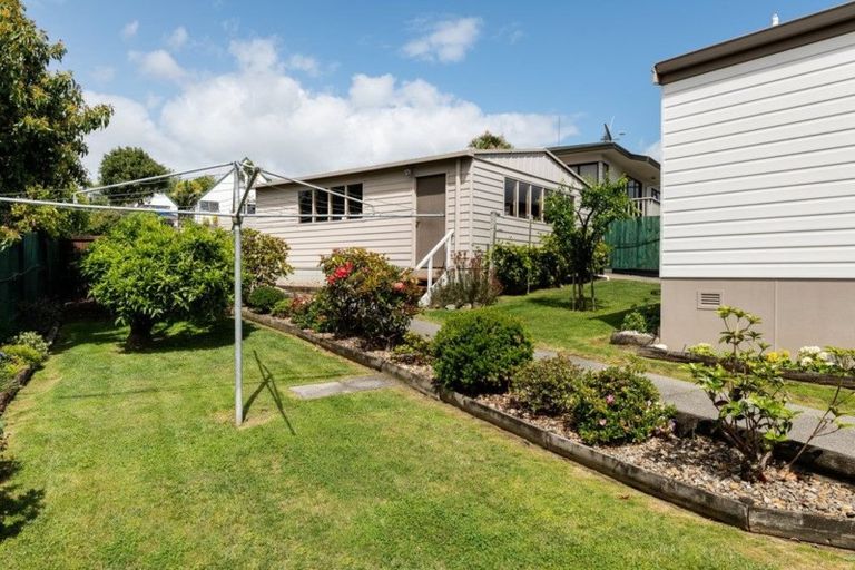 Photo of property in 4 Te Arawa Place, Welcome Bay, Tauranga, 3112