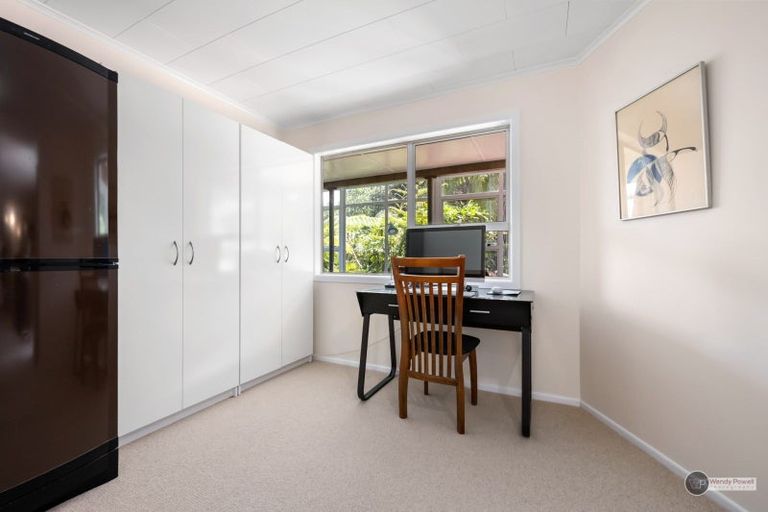 Photo of property in 18 Magnolia Grove, Maungaraki, Lower Hutt, 5010