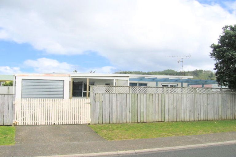 Photo of property in 107 Chartwell Avenue, Whangamata, 3620