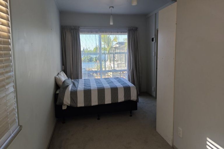 Photo of property in 35 Melandra Road, Stanmore Bay, Whangaparaoa, 0932