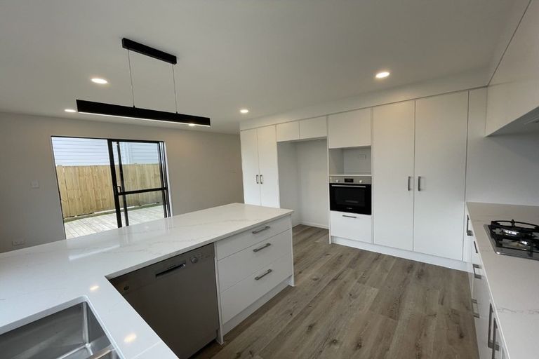 Photo of property in 27b Sunnyside Road, Sunnyvale, Auckland, 0612