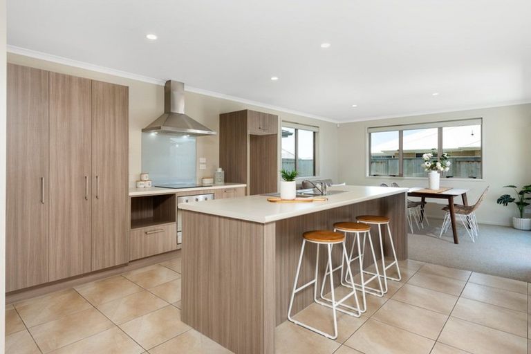 Photo of property in 12 Oka Street, Papamoa Beach, Papamoa, 3118