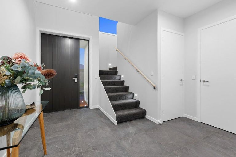 Photo of property in 7b Montrose Place, Highlands Park, New Plymouth, 4312