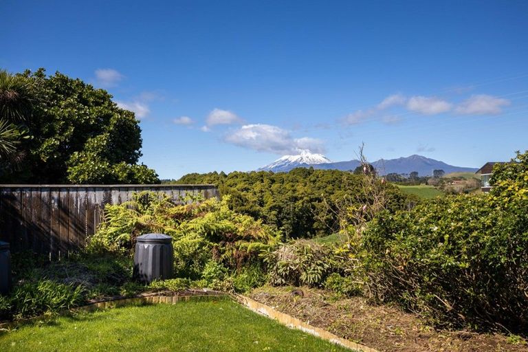 Photo of property in 12 Ash Place, Whalers Gate, New Plymouth, 4310