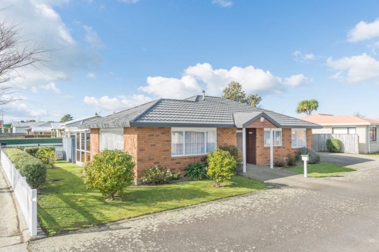 Photo of property in 1 Cole Lane, Milson, Palmerston North, 4414