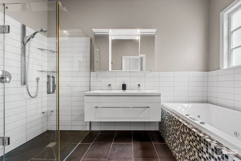 Photo of property in 19 William Street, Petone, Lower Hutt, 5012